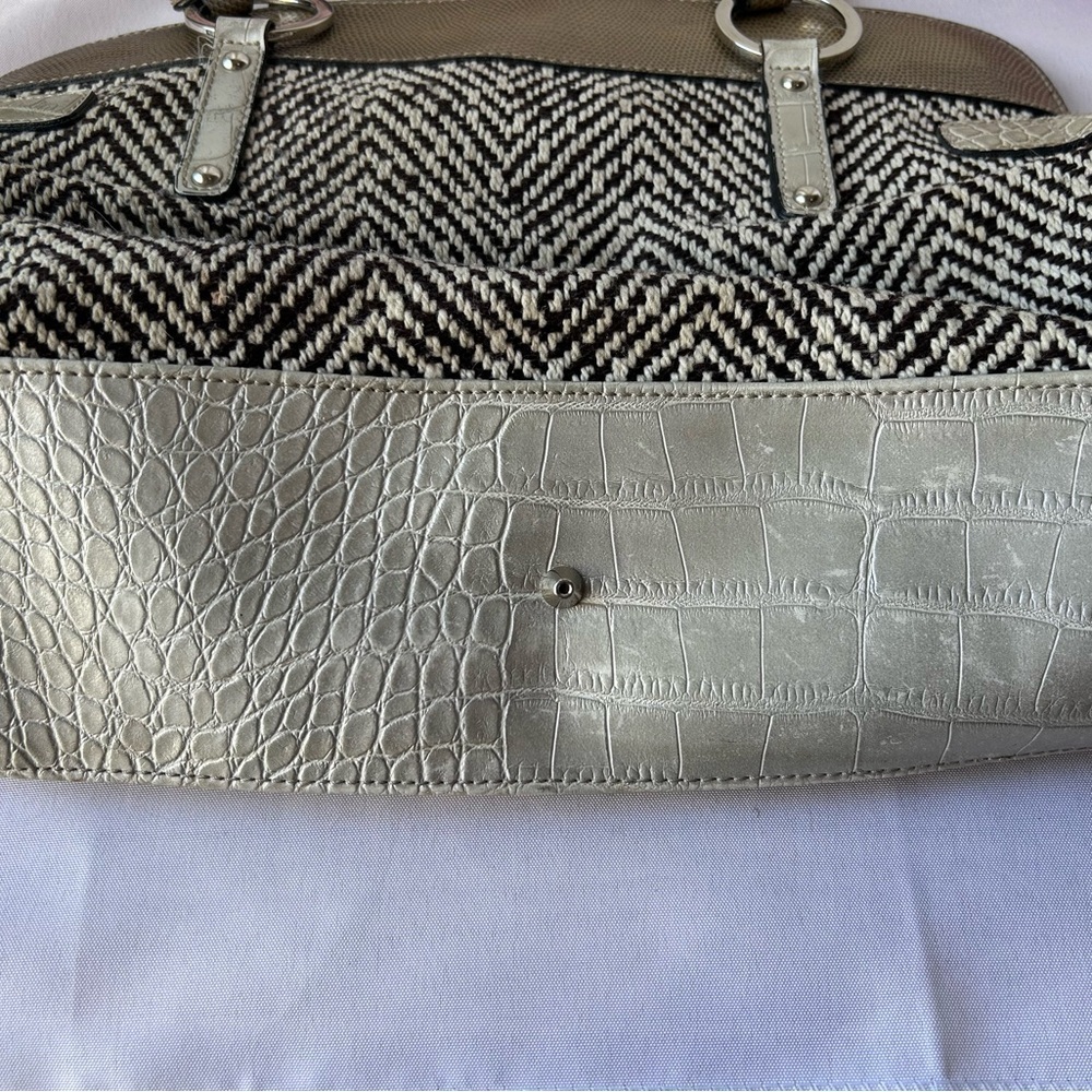 Guess vintage Y2K Brown and White, Tweed Handbag - Picture 7 of 9